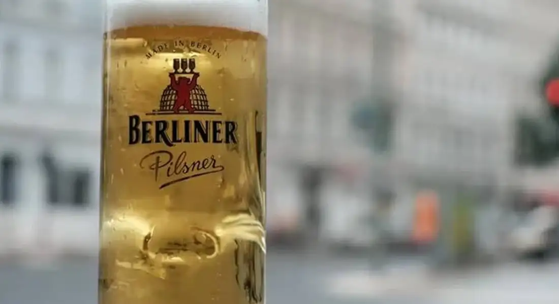 Berliner Pilsner en una copa de cerveza